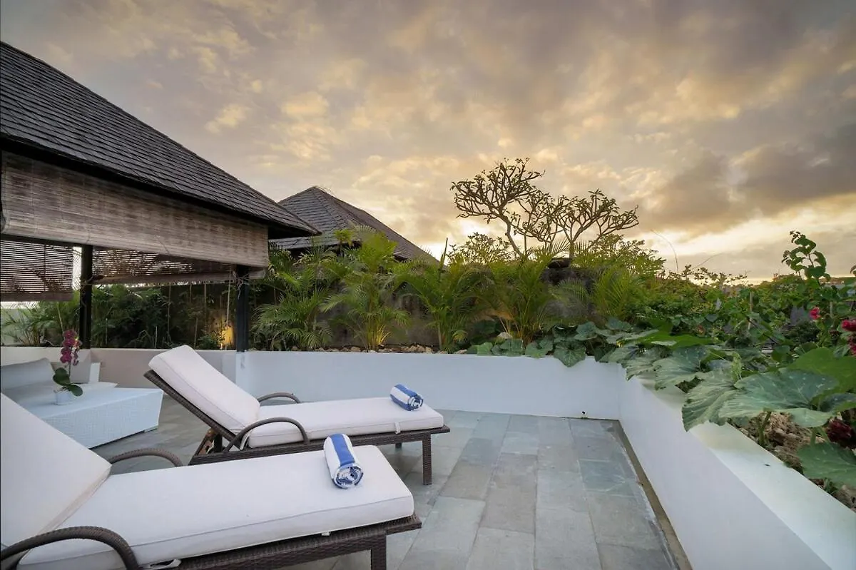 4Br Group Holiday, Walk To Fitness, Food, Beach Seminyak  Indonesia