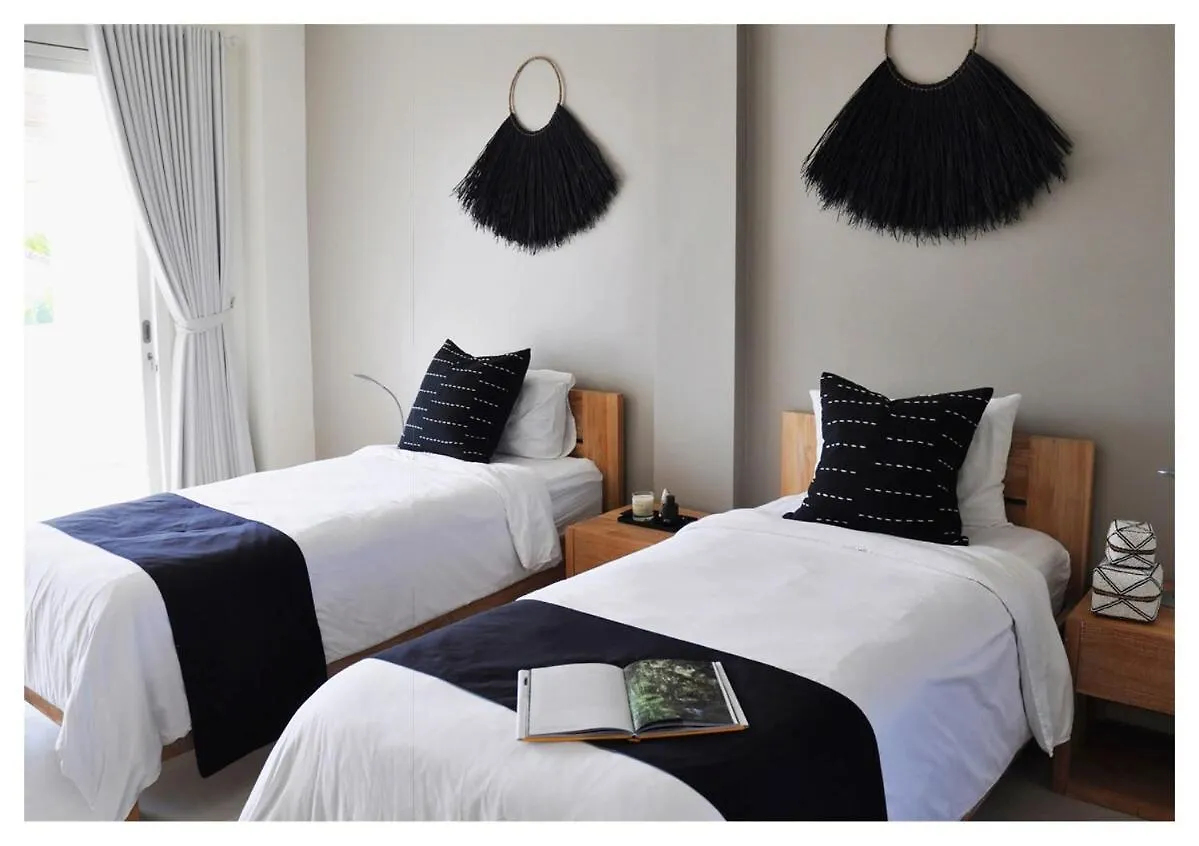 Villa 4Br Group Holiday, Walk To Fitness, Food, Beach Seminyak