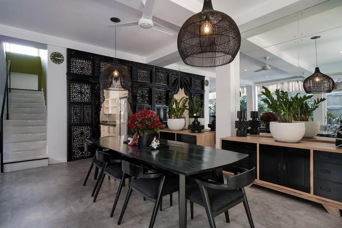 4Br Group Holiday, Walk To Fitness, Food, Beach Seminyak  0*, Seminyak (Bali)